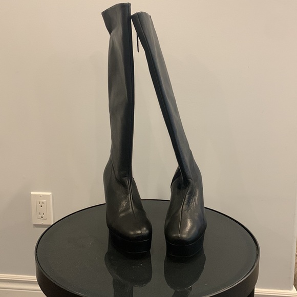 L’Intervalle Black Leather Boots - Picture 2 of 8